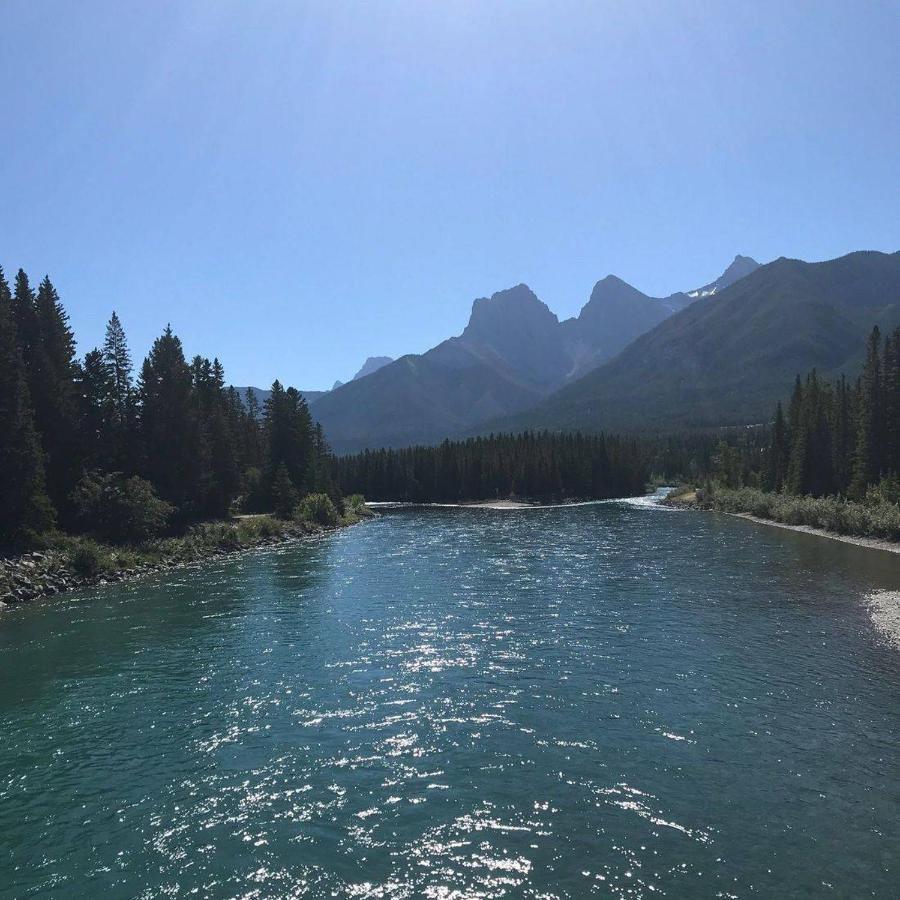 Wanna Get Away This Summer And Fall At The Crossing Канмор Екстериор снимка